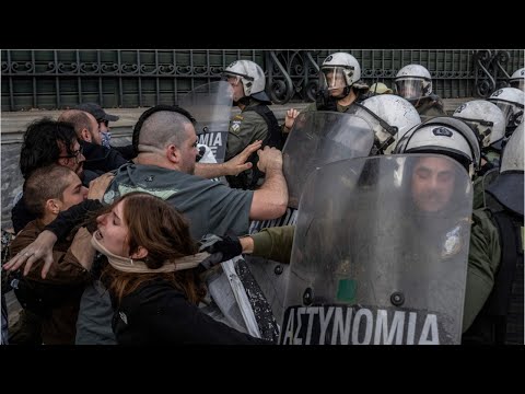 Anti-Israel protesters attempt to breach hotel housing Israeli tourists in Greece