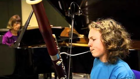 Julia Flint (bassoon) plays Teddy Bears' Picnic