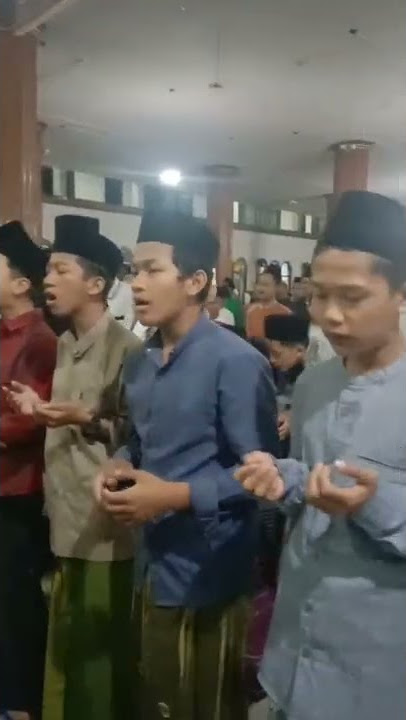 merinding ‼️ mahalul qiyam Ribuan santri Huda mengiringi keberangkatan Haji KH.Ijang Aris Tatolis