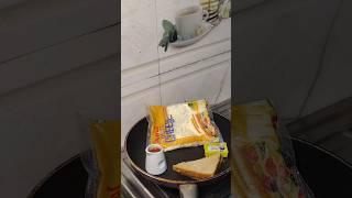 Bread pizza but with a twist 😋🩷🩷 #viral #food #trending #fyp #pizza #cooking #viralfeed