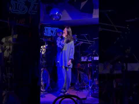閻韋伶 Olivia Yan  解脫  EZ5 Live House