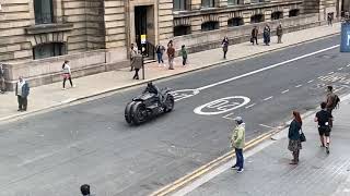 The Flash 2022 First Look At Ben Affleck Batman's New Batsuit And His Batcycle On Set Of The Flash