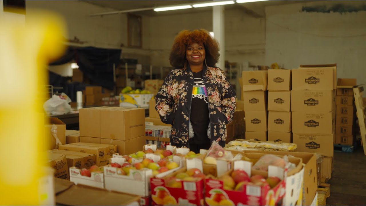 This former butcher shop is now a vegan food bank! 🥕🥬🥔