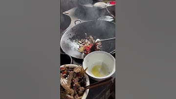 lần đầu về quê nấu ăn xài bếp củi, cô gái hỏi khó, ủa hiện tượng siêu nhiên gì đây. #Shorts