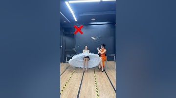 Lưu ý khi ngồi với những chiếc váy có tùng to nhé 🥰