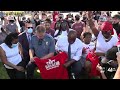 KCMO mayor, police chief take a knee with Plaza protestors