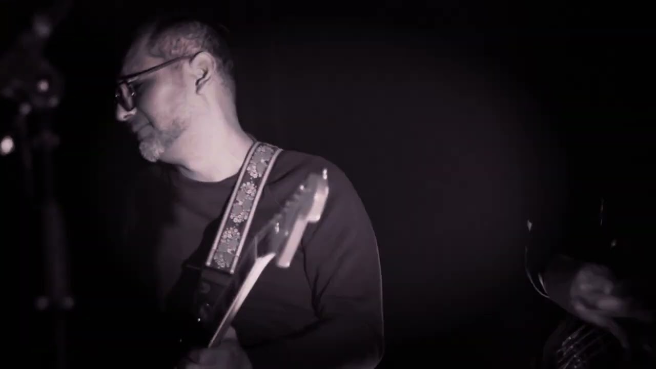 Assista a Macabea - Solenoide (en vivo) no YouTube Assista a Macabea - Solenoide (en vivo) no YouTube