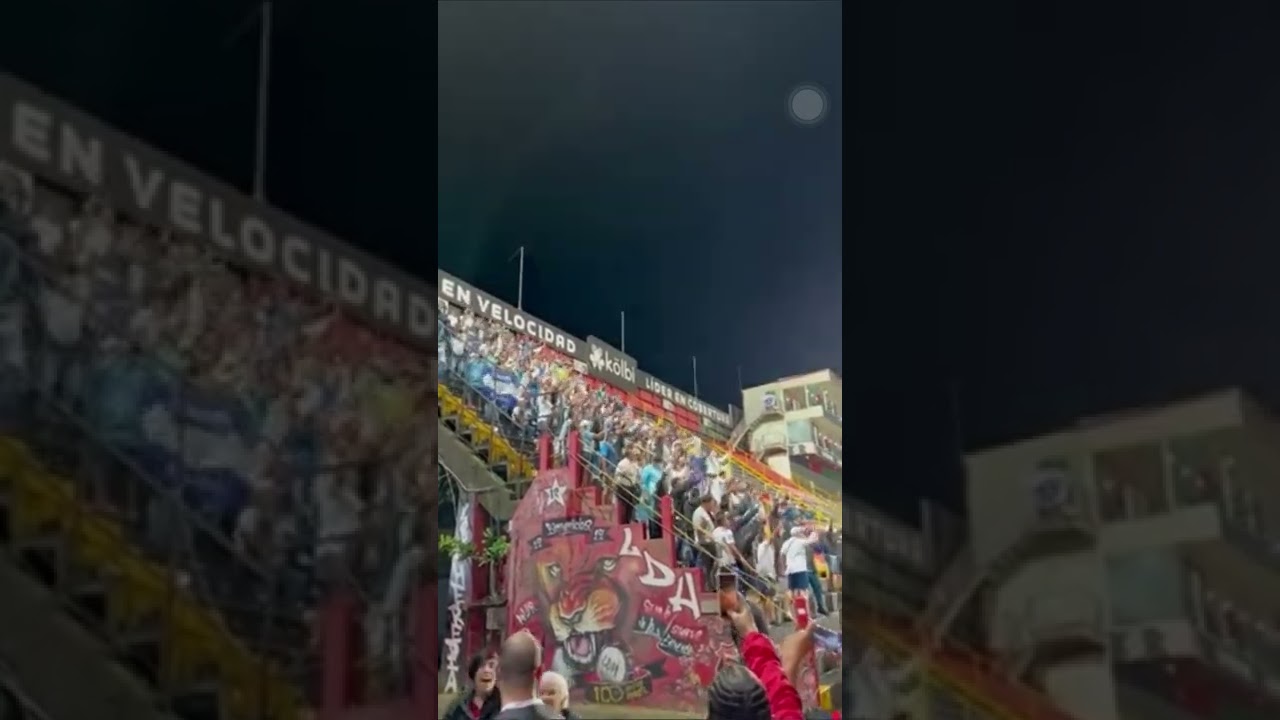 Barra Brava 96, presente en el Morera Soto🥁.
