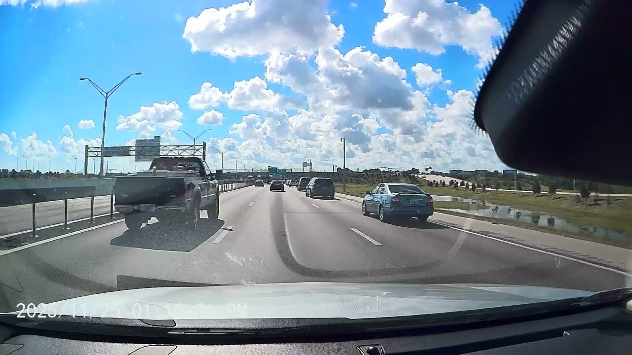 Florida Freeway Turns Into a Demolition Derby in Seconds November 26, 2025(5)