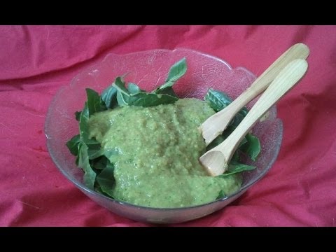 salade-de-blettes-avec-sauce-crue-végétalienne-(sans-gras/huile/sel/vinaigre)
