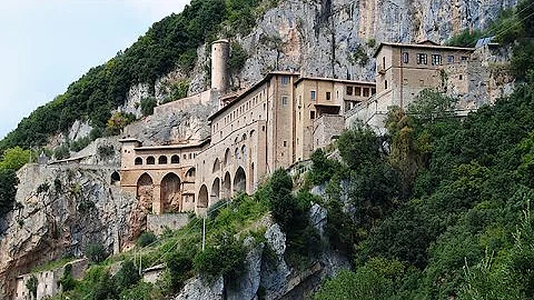 Dove si trovano i monasteri benedettini in Italia?