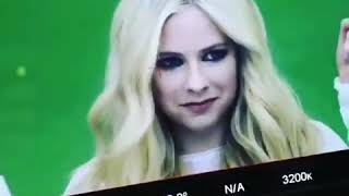 Avril Lavigne New Album, Music Video And Song 2018 Head Above Water