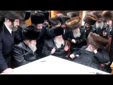 תיעוד נדיר רבי שאול אלתר בבית האדמו"ר מבעלזא שליט"א יחד עם אחיו רבי דניאל אלתר - חג הפסח תשפ"ד