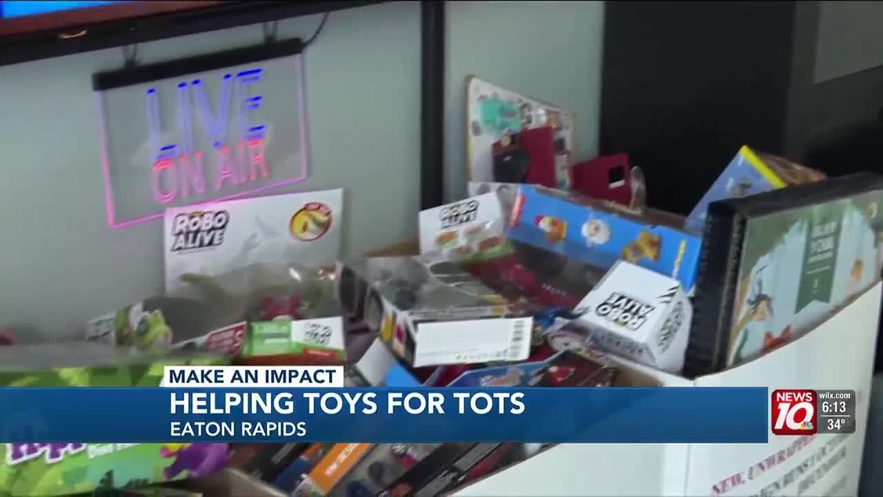 MidMichigan family makes a large donation to Toys for Tots YouTube