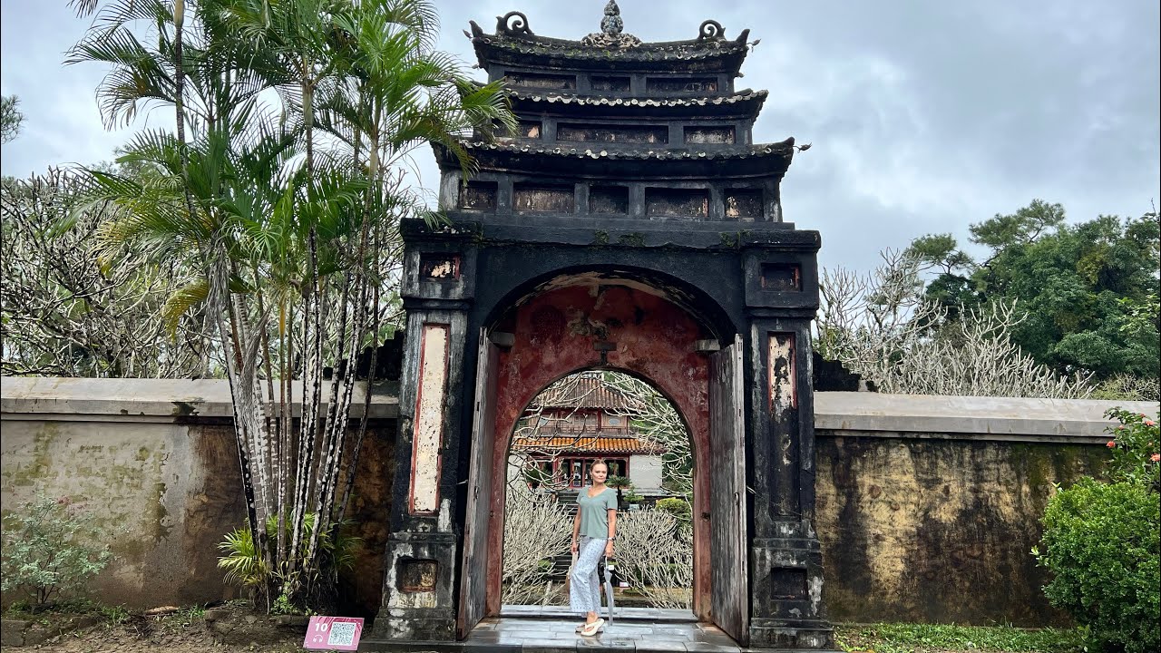 Последний император Вьетнама: гробницы, роскошь и конец династии