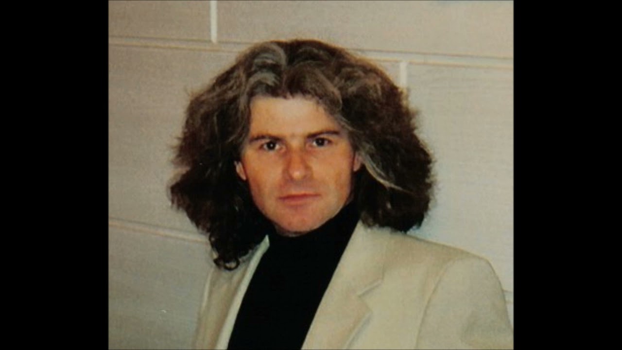 Robert Musik sings More