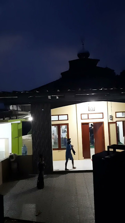 suasana magrib di kampung