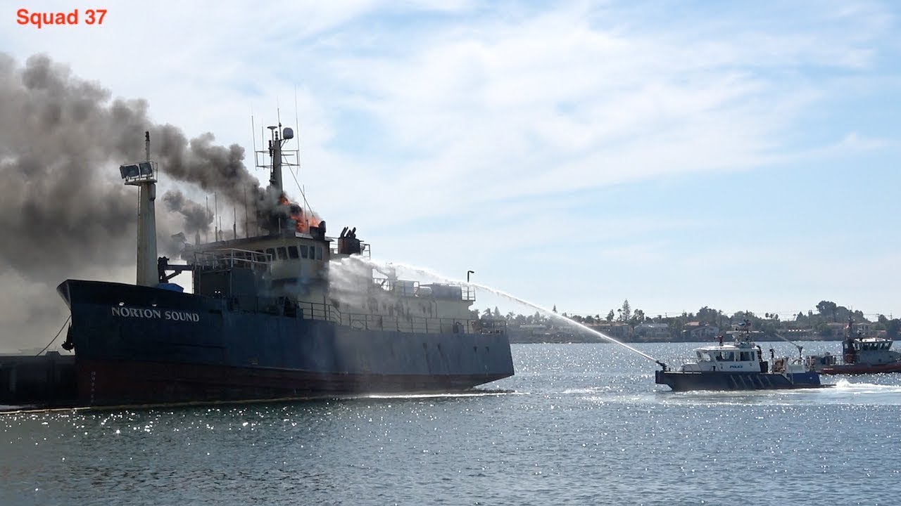 Fire Boat San Diego boat fire san diego youtube Fire Boat San Diego boat fire san diego youtube