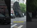 中國最神祕的石頭,萬州青龍石,修路時想將其清除,卻接連發生意外,如今每逢初一和十五都有人到此祈福,祈