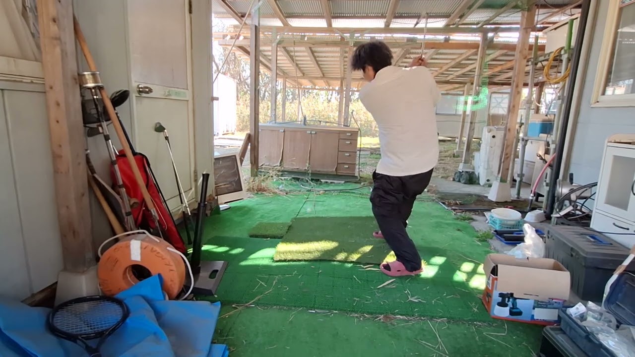 ヒカル社長ゴルフ練習左打ち5番アイアン‼️