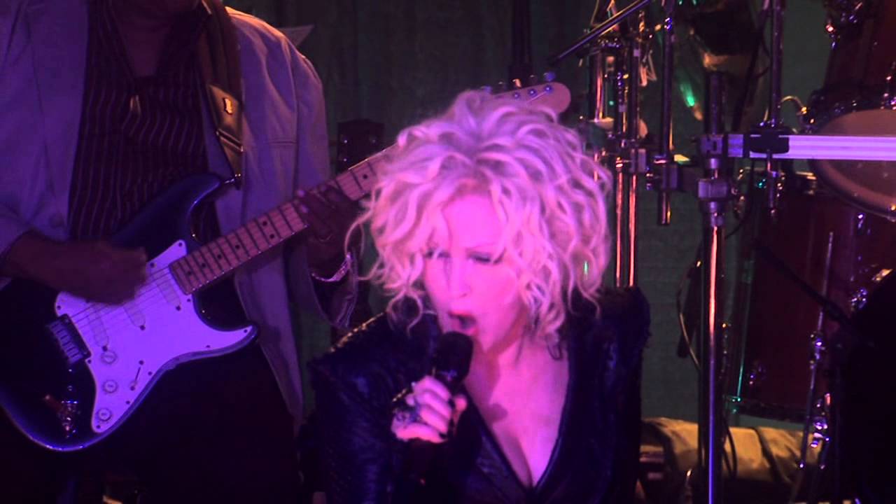 Cyndi Lauper - Shattered Dreams (Trilha sonora de Salve Jorge)