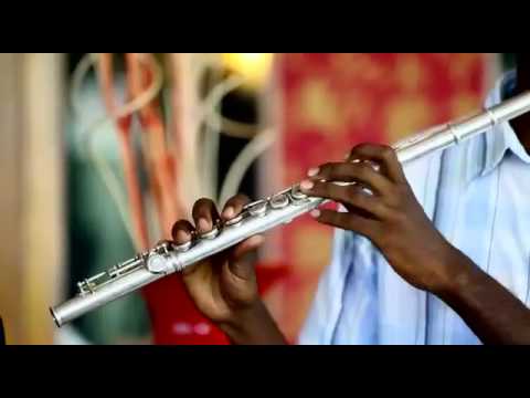 نانسي عجاج سيدة الرومانسية والجمال والاداء الراقي والانوثة الطاغيه يا روحي سﻻم عليك ياااااااخي