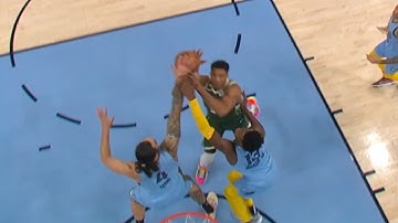 Steven Adams is too strong for Giannis