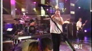 SMASHMOUTH - WALKING ON THE SUN ( Live at Hard Rock Cafe )