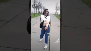 Duvarda Elekmi Olur El Kızı Melekmi Olur😊😉😉😉 Resimi