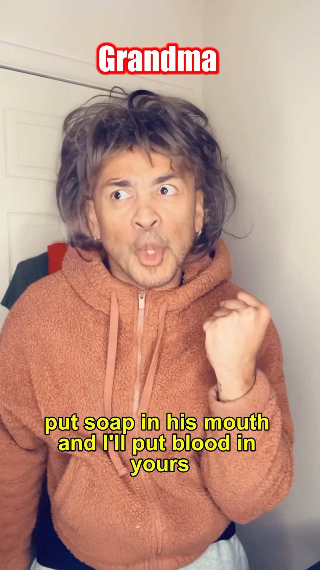 GRANDMA COMES IN CLUTCH…???#comedy IB:@lindseywyatt #viral