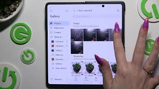 How to Delete Multiple Photos At Once on HONOR Magic V3 – Gallery App screenshot 5