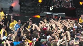 Papa Roach - Broken Home *Jacoby fun (Rock On The Range Festival 2015)