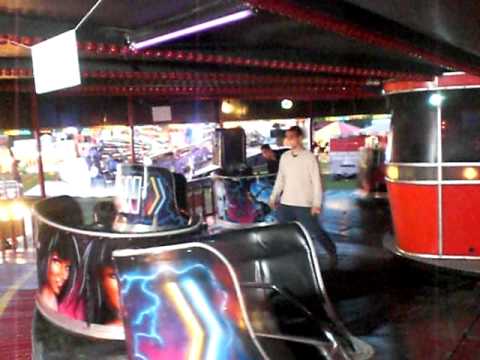 Brian Print's EVOLUTION 11 Car Waltzer - Wanstead Flats Fun Fair - WALTZER TRICKS - Riding the Cars!
