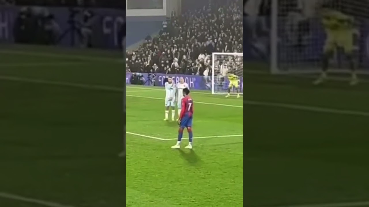 Olise's wonderful free kick 