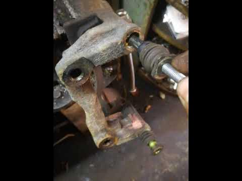 Зачем эта резинка на направляющей суппорта! ? - YouTube