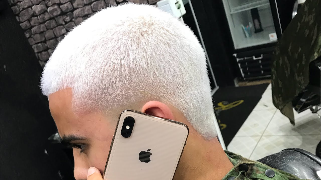 corte de cabelo degrade platinado