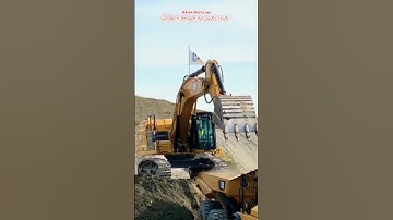 MAINTENANCE ROAD#shorts#videoshorts#caterpillar#excavator#articulated#roadmaintenance#alatberat#hd
