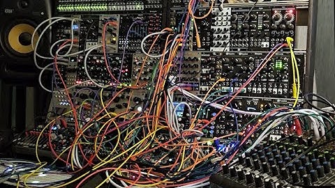 Clouds drift in a bright sky | Ambient jam with Eurorack, Octatrack, and Norns