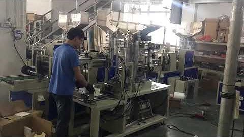 paper straw packing into carton box