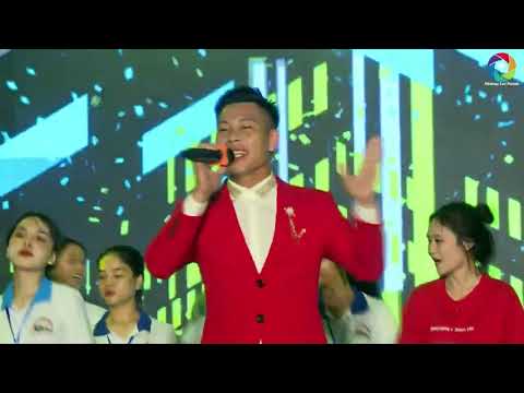 Video Khi cha Jb Mai Văn Quốc nhảy cử điệu ĐI TÌM GIÊ... - youtube