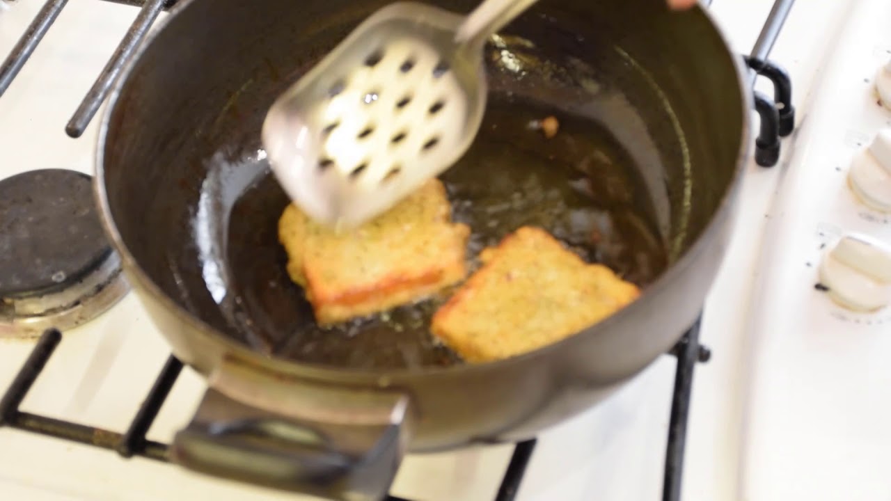 Recipe for Moong Dal Bread Pakoda | मूंग दाल ब्रेड पकोड़ा | मूंग दाल ब्रेड पकोड़ा की रेसिपी | Cookery Bites