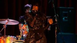 4/16 Yeah Yeah Yeahs - Down Boy @ The Fillmore 2004