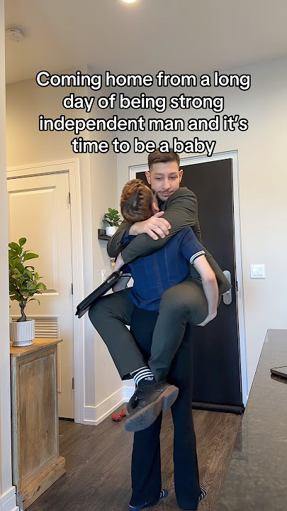 He’s my strong short king 🫶🏻🌈 #love #gay #couple #boyfriends #lgbt