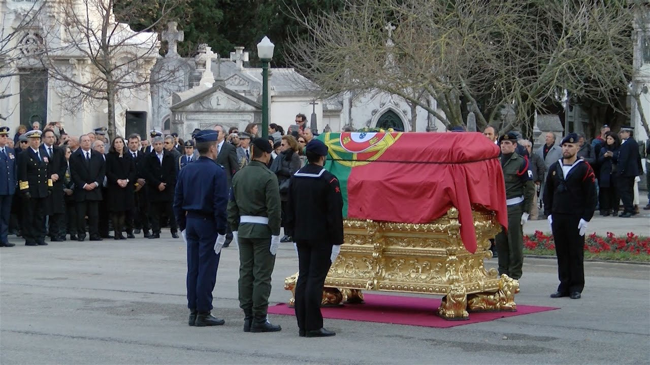 Lisboa despede se com emoção de Mário Soares