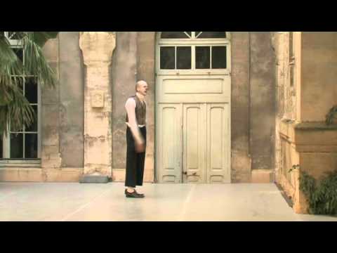 Extrait01_Dis_moi_quelque_chose_Compagnie_du_moment_SACD_Festival_Avignon2009.avi