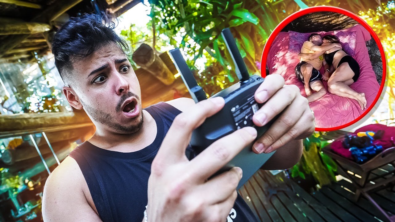 ESPIONANDO MEUS AMIGOS NA ILHA PARTICULAR QUANDO EU ME DEPARO COM ISSO…