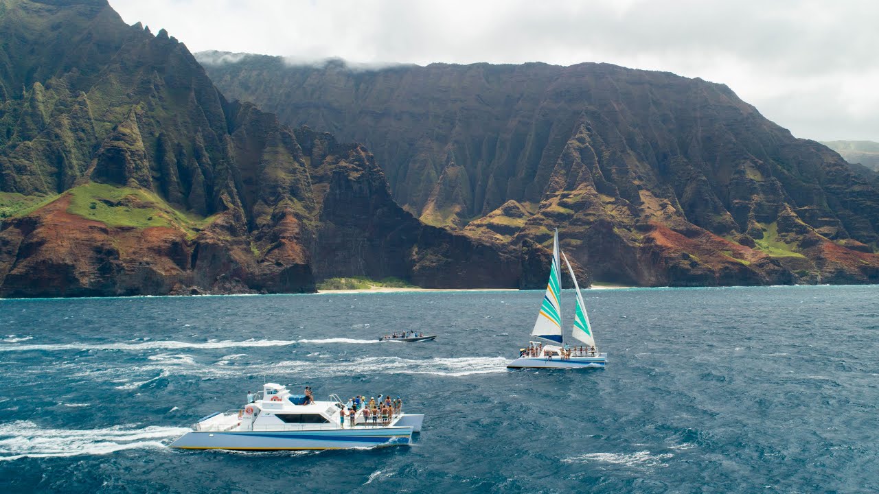 boat tour of kauai