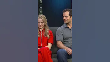 طب ايه ناويلي على ايه Henrycavill Freya Allan 