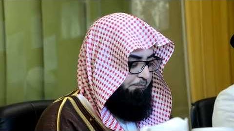 الشيخ محمود خليل القارئ إمام مسجد القبلتين