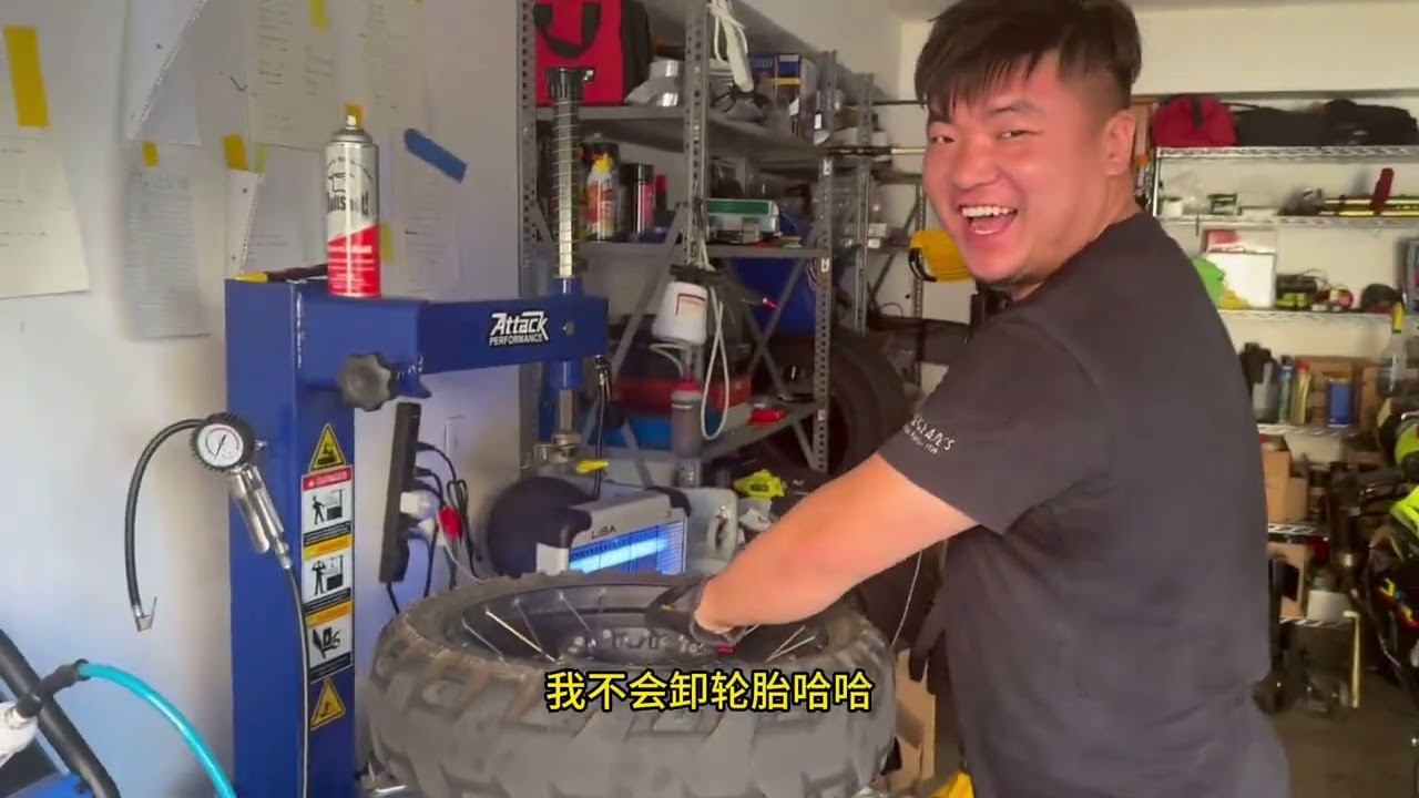 摩旅北极到南极 已经骑行两万公里需要换第二套轮胎，在洛杉矶被两位摩友安排的明明白白